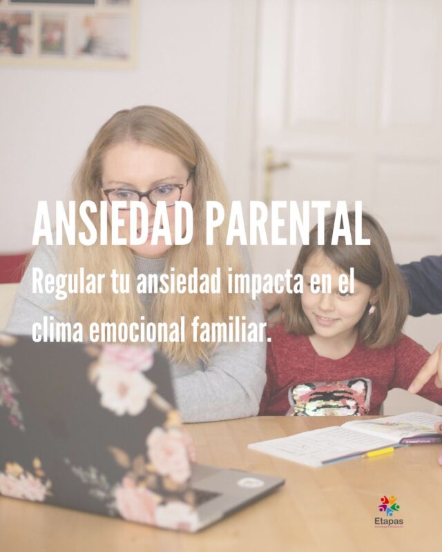 ✋ Así como la ansiedad de los chicos se nota, la de los adultos ¡también se transmite!Regular tu propia ansiedad es fundamental para crear un ambiente emocional seguro en casa.👉 Cuando los padres logran gestionar sus emociones: • Los hijos se sienten más tranquilos y protegidos🫶 Se reduce la tensión en el día a día🫶Es más fácil acompañar de manera sana los desafíos escolares¿Cómo hacerlo?🫶Reconocé tus propias señales de ansiedad🫶Buscá espacios personales de calma (respirar, pequeña pausa, hablar con otro adulto)🫶Mostráte auténtico: “También me pongo nervioso/a, pero puedo manejarlo”🤔Recordá: Un adulto que se cuida marca el camino para toda la familia 💚¿Te pasa que te cuesta regular tu ansiedad en momentos de estrés? Comentá abajo o escribinos por privado para recibir orientación personalizada.#AnsiedadParental #ClimaFamiliar #CrianzaConCrianza #GrupoEtapas